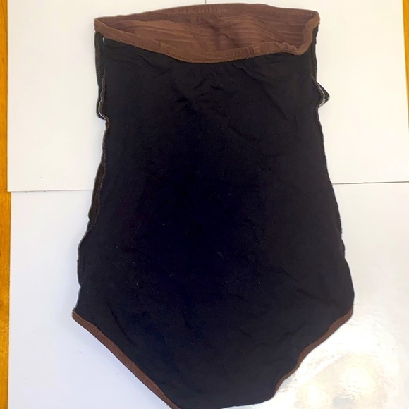 Gottex one piece dark brown ruched strapless swim suit. Padded cups. Size 6. - Picture 4 of 9